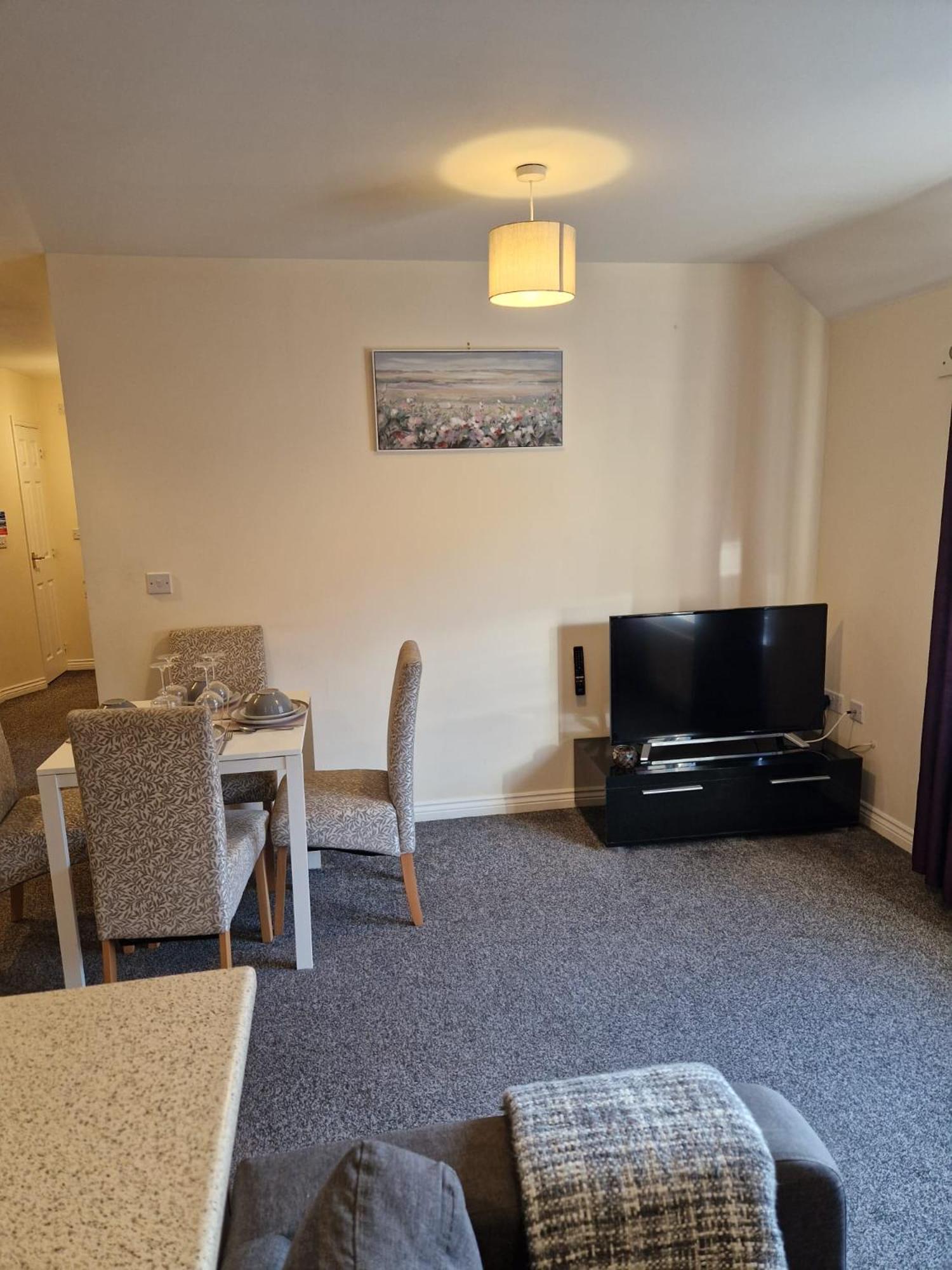 Hereford - Mayflower Coach House, Modern 2 Bedroom Property With Parking, Located South Of Hereford City, Suitable For Small Family, Couple Or Contractors - Sleeps Up To 5 Guests - Hosted By Rentmyhouse Eksteriør billede