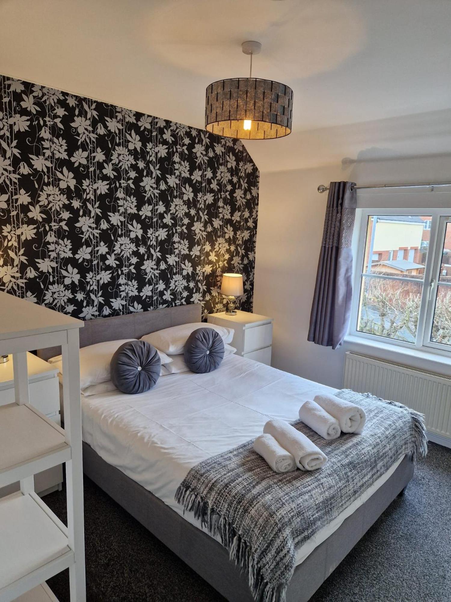 Hereford - Mayflower Coach House, Modern 2 Bedroom Property With Parking, Located South Of Hereford City, Suitable For Small Family, Couple Or Contractors - Sleeps Up To 5 Guests - Hosted By Rentmyhouse Eksteriør billede