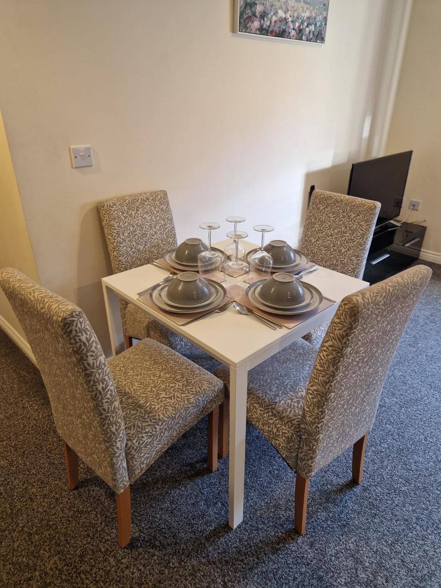 Hereford - Mayflower Coach House, Modern 2 Bedroom Property With Parking, Located South Of Hereford City, Suitable For Small Family, Couple Or Contractors - Sleeps Up To 5 Guests - Hosted By Rentmyhouse Eksteriør billede