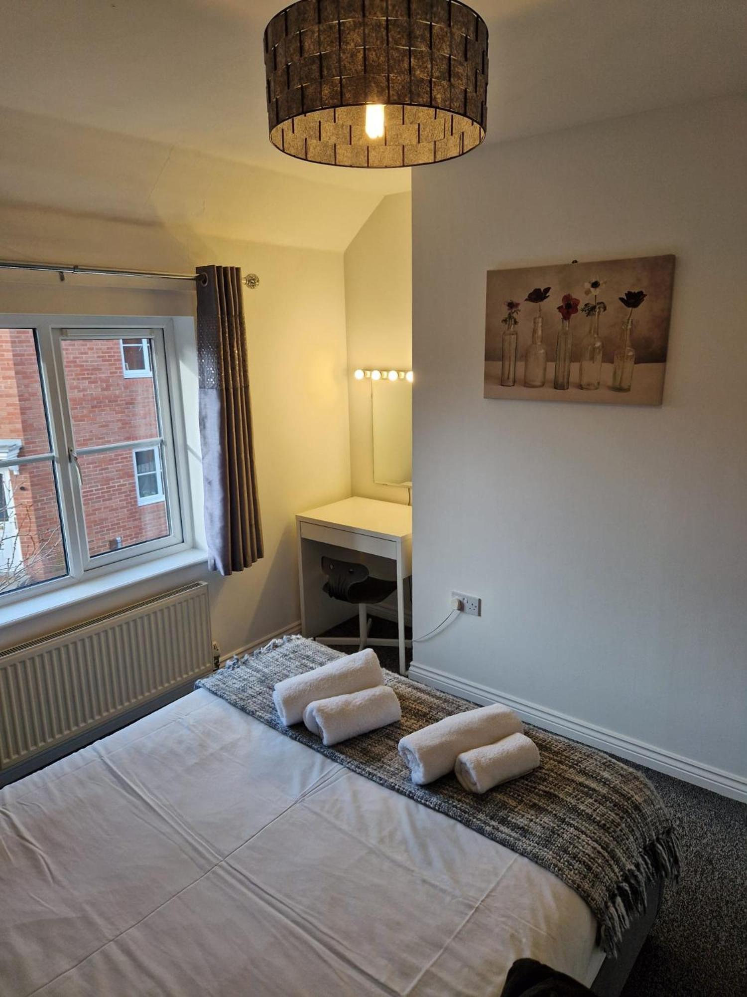 Hereford - Mayflower Coach House, Modern 2 Bedroom Property With Parking, Located South Of Hereford City, Suitable For Small Family, Couple Or Contractors - Sleeps Up To 5 Guests - Hosted By Rentmyhouse Eksteriør billede
