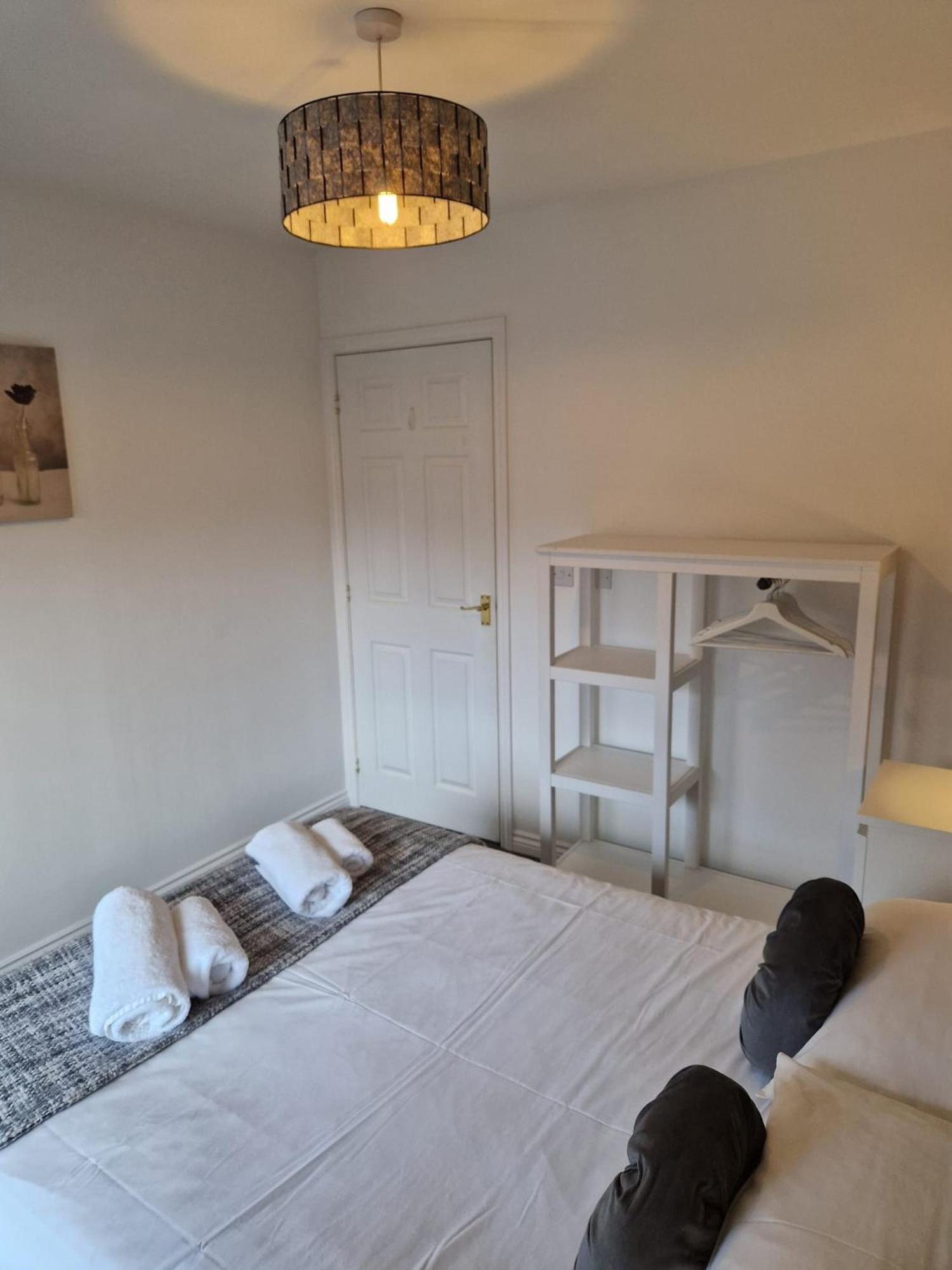 Hereford - Mayflower Coach House, Modern 2 Bedroom Property With Parking, Located South Of Hereford City, Suitable For Small Family, Couple Or Contractors - Sleeps Up To 5 Guests - Hosted By Rentmyhouse Eksteriør billede